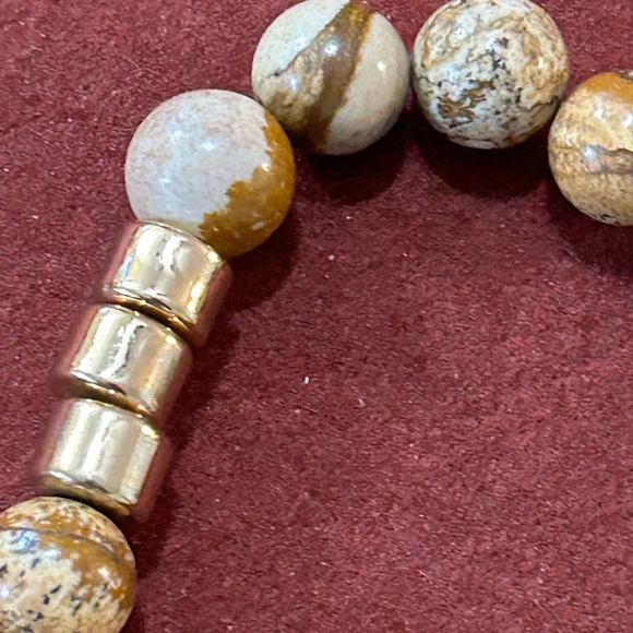 Elegant Beaded Bracelet - Picture 5 of 6